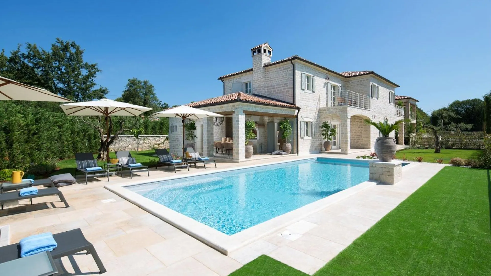 Hébergement de vacances Luxurioese Villa Elena Mit Pool Und Panoramablick Ladici Croatie